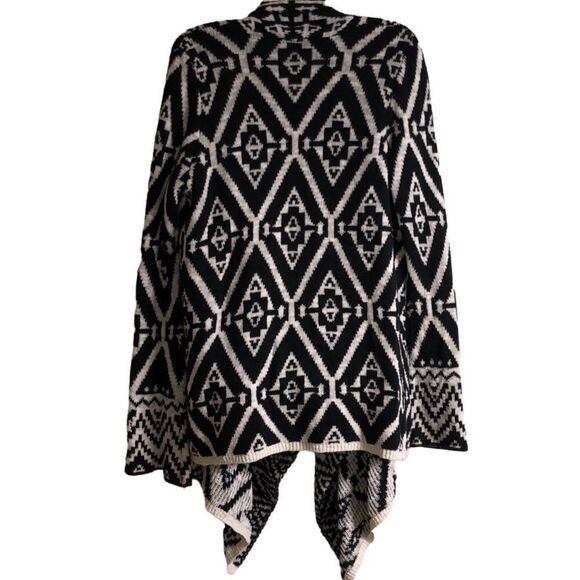 Knox Rose Sweater Size M black Aztec patterned waterfall open front bell‎ sleeve - Picture 3 of 9